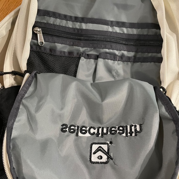 North face groundwork backpack in rainy day ivory and black - Picture 7 of 10